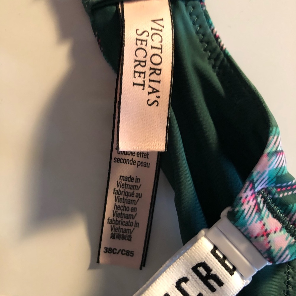VS BRA - Picture 3 of 3